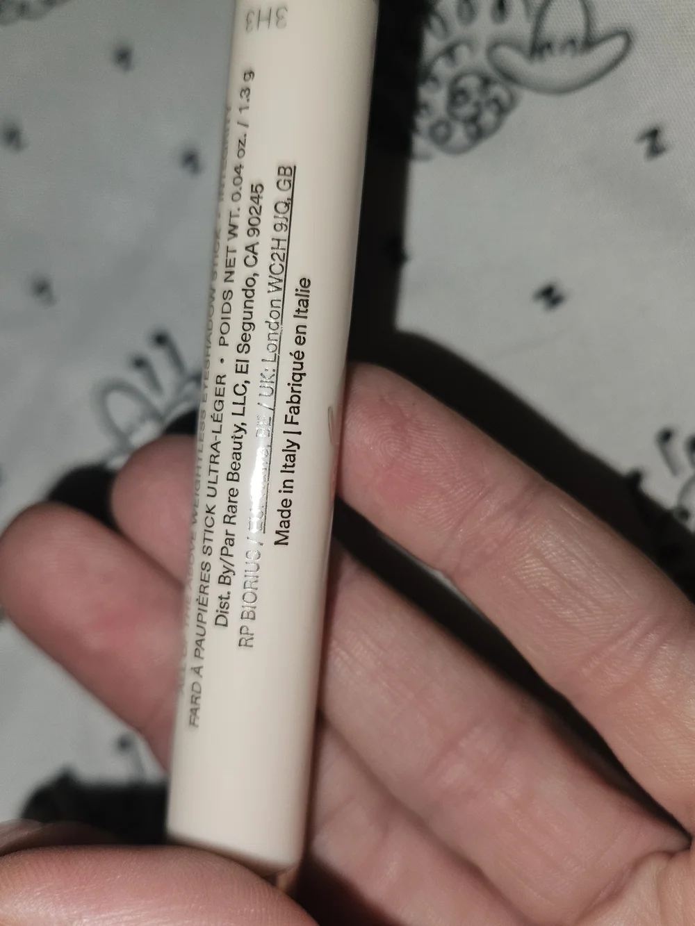 Rare Beauty Weightless Eyeshadow Stick - Warm Brown Integrity